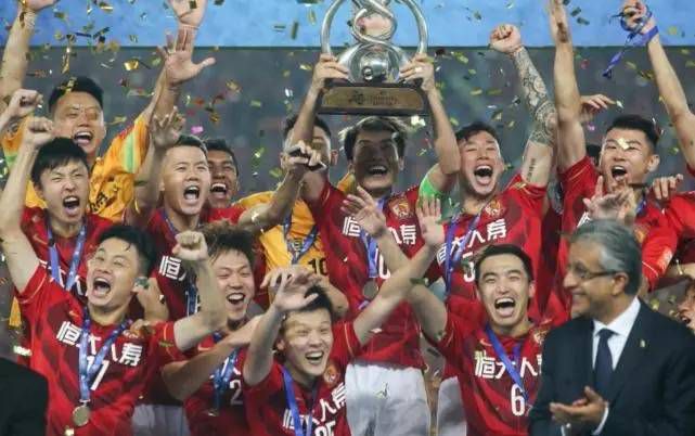 最终十人热刺2-0诺丁汉森林。
